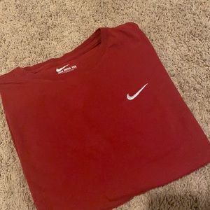 Long sleeve Nike Tee 😎 perfect for everyday use